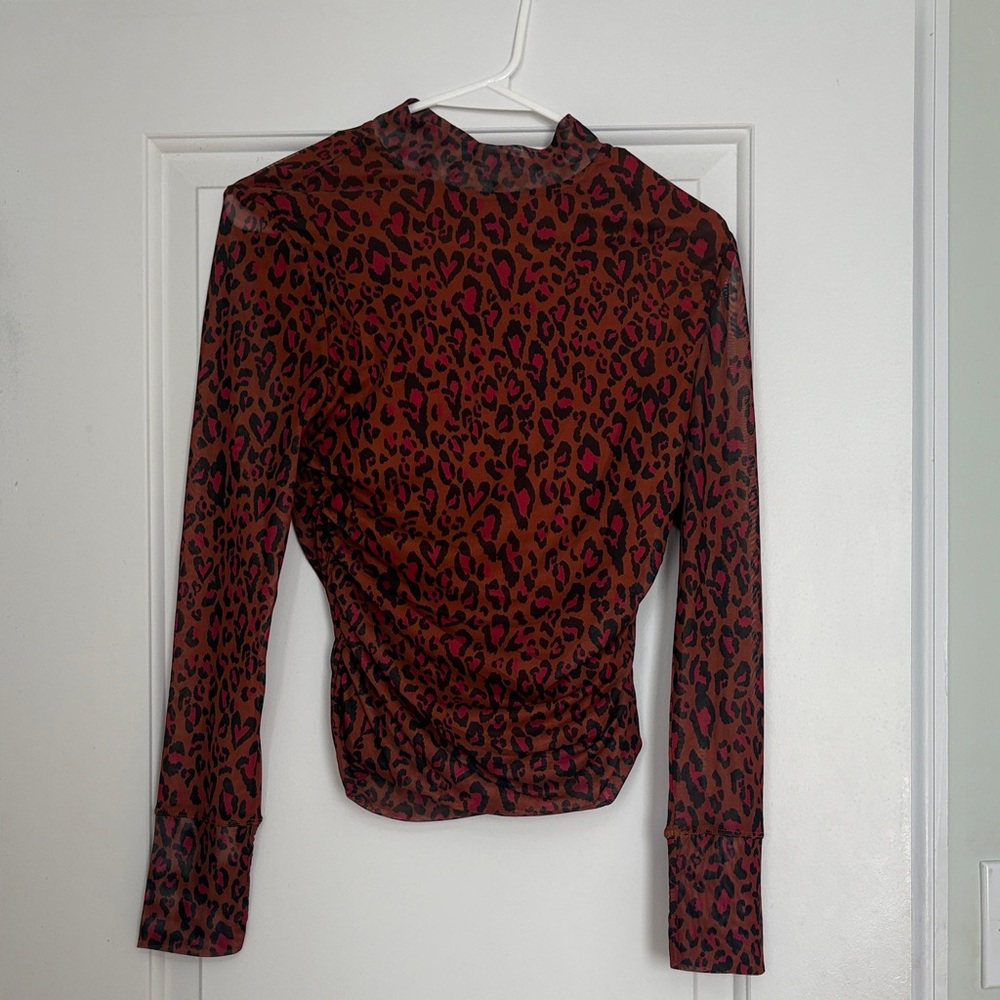 Farm rio Leopard Print Long Sleeve Top